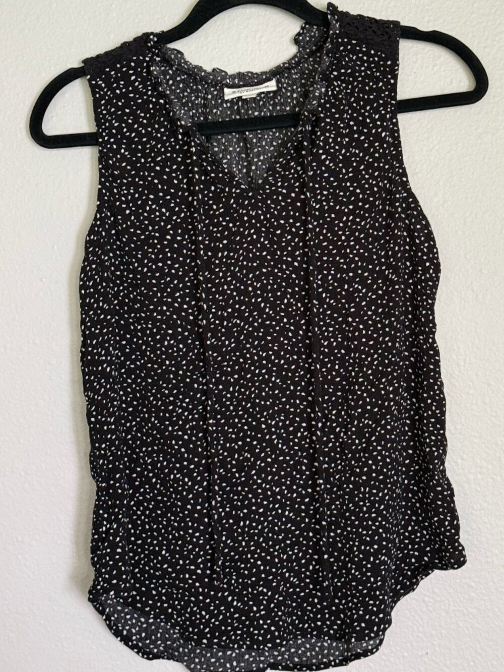 Studio B Womens Black White Polka Dot Tank Top Lace Shoulder Split Neck Size M